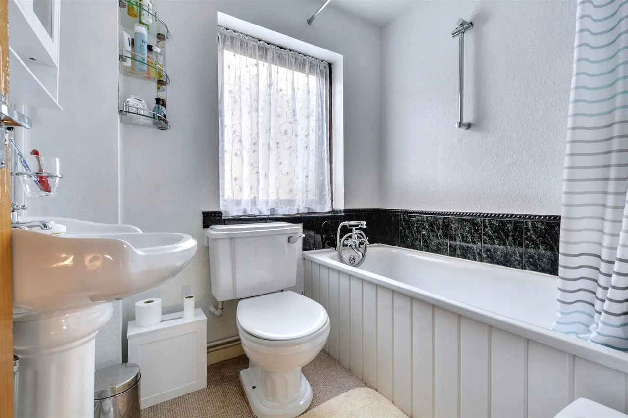 Elmore Court, Nottingham, NG7, photo 7
