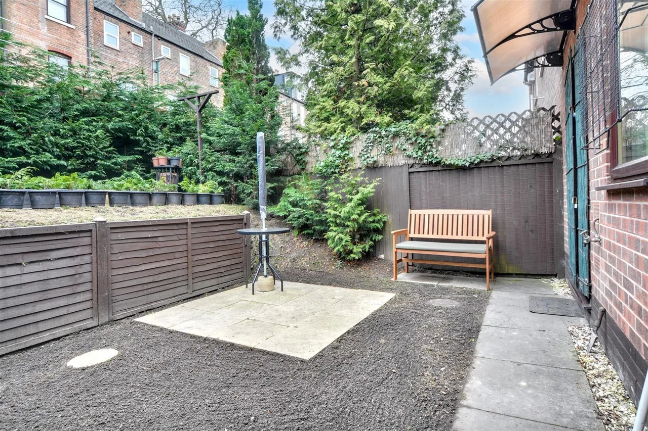 Elmore Court, Nottingham, NG7, photo 8