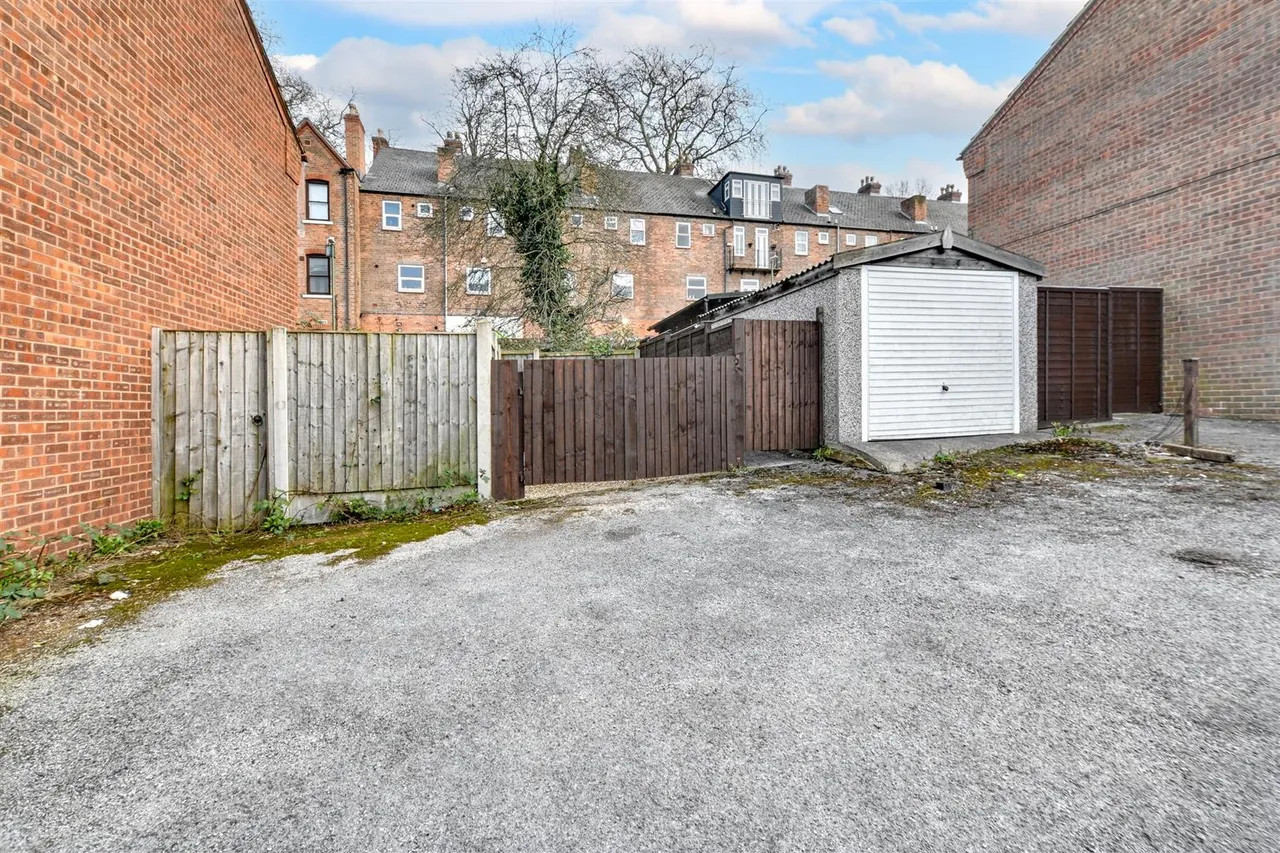 Elmore Court, Nottingham, NG7, photo 10