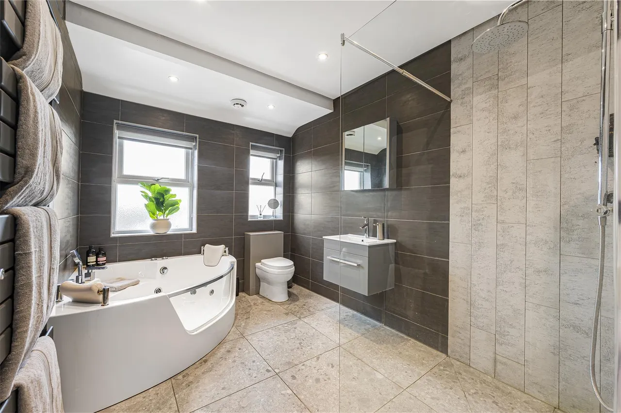 Eastbourne Road, Seaford, photo 12
