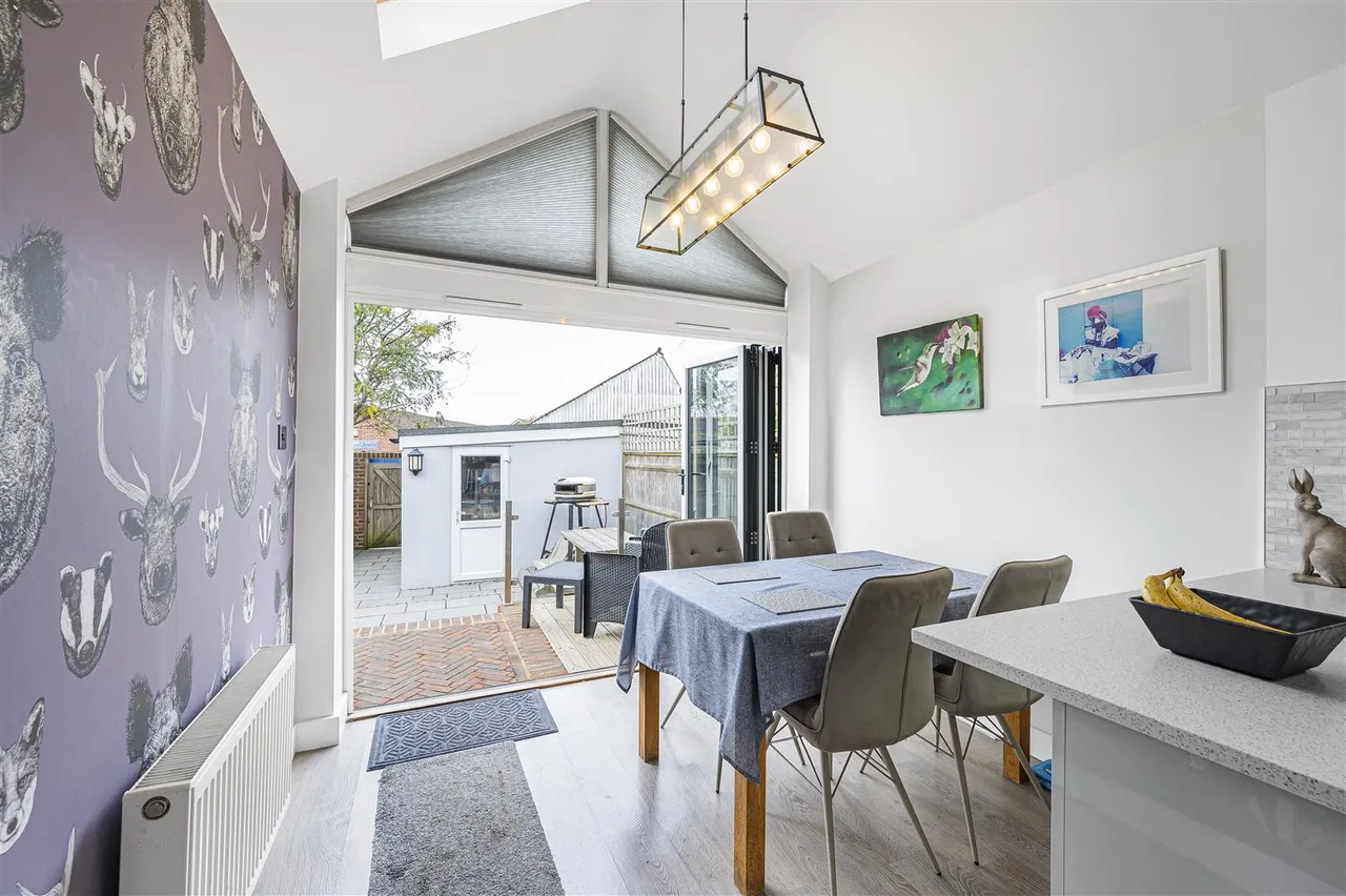Eastbourne Road, Seaford, photo 7