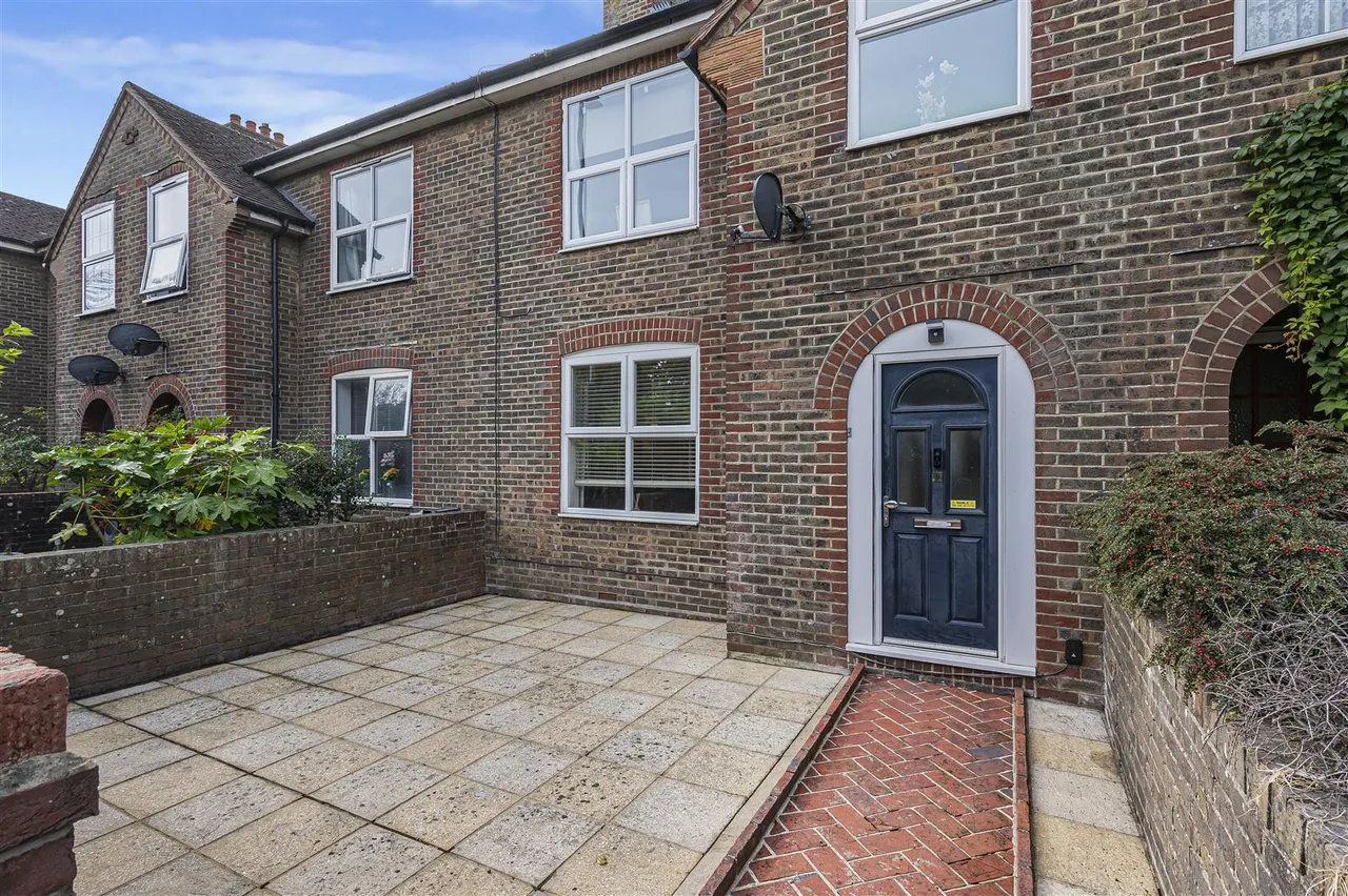 Eastbourne Road, Seaford, photo 36