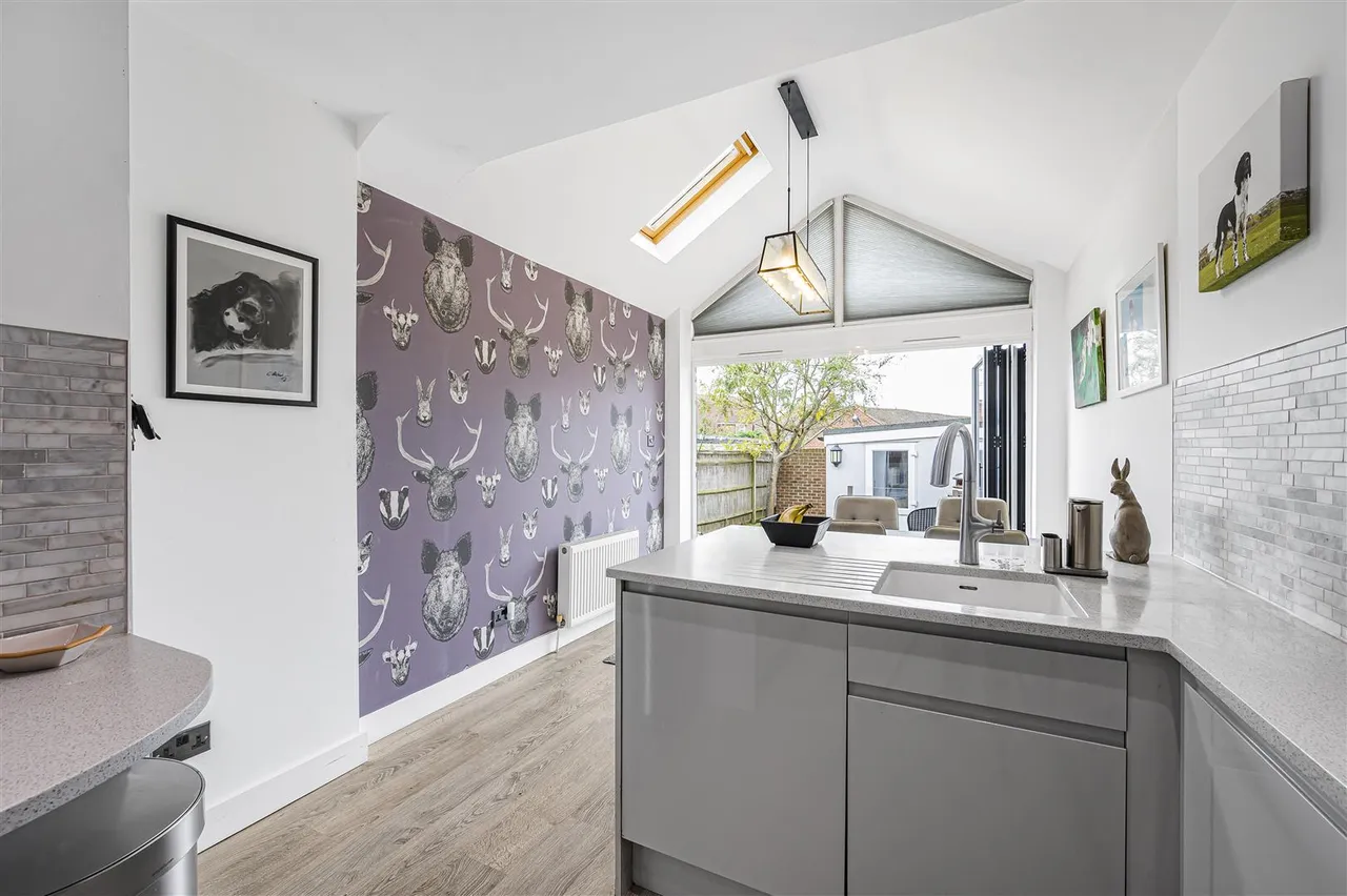 Eastbourne Road, Seaford, photo 5