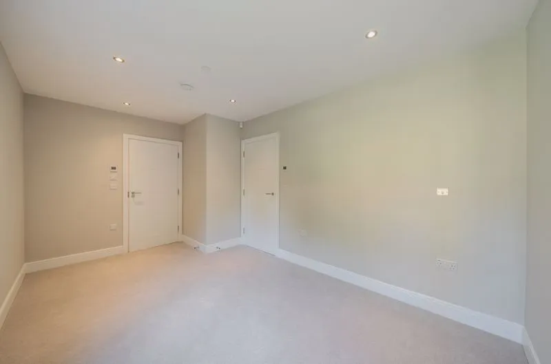 88 Riddlesdown Road, Purley CR8 1DD, photo 11