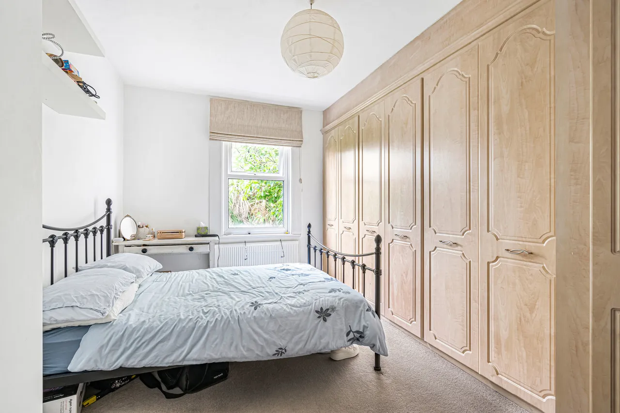 Staines Road East, Sunbury-on-Thames, TW16, photo 8