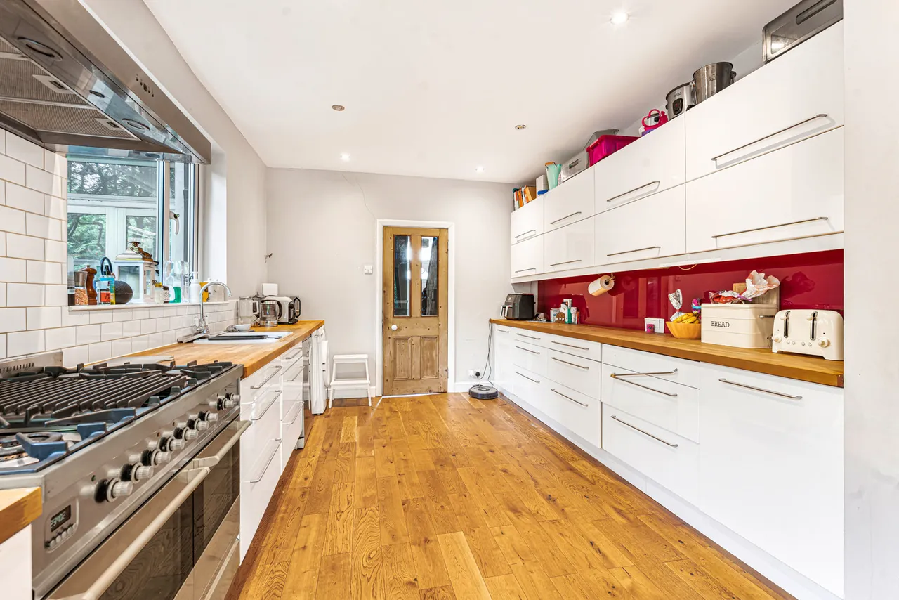 Staines Road East, Sunbury-on-Thames, TW16, photo 4