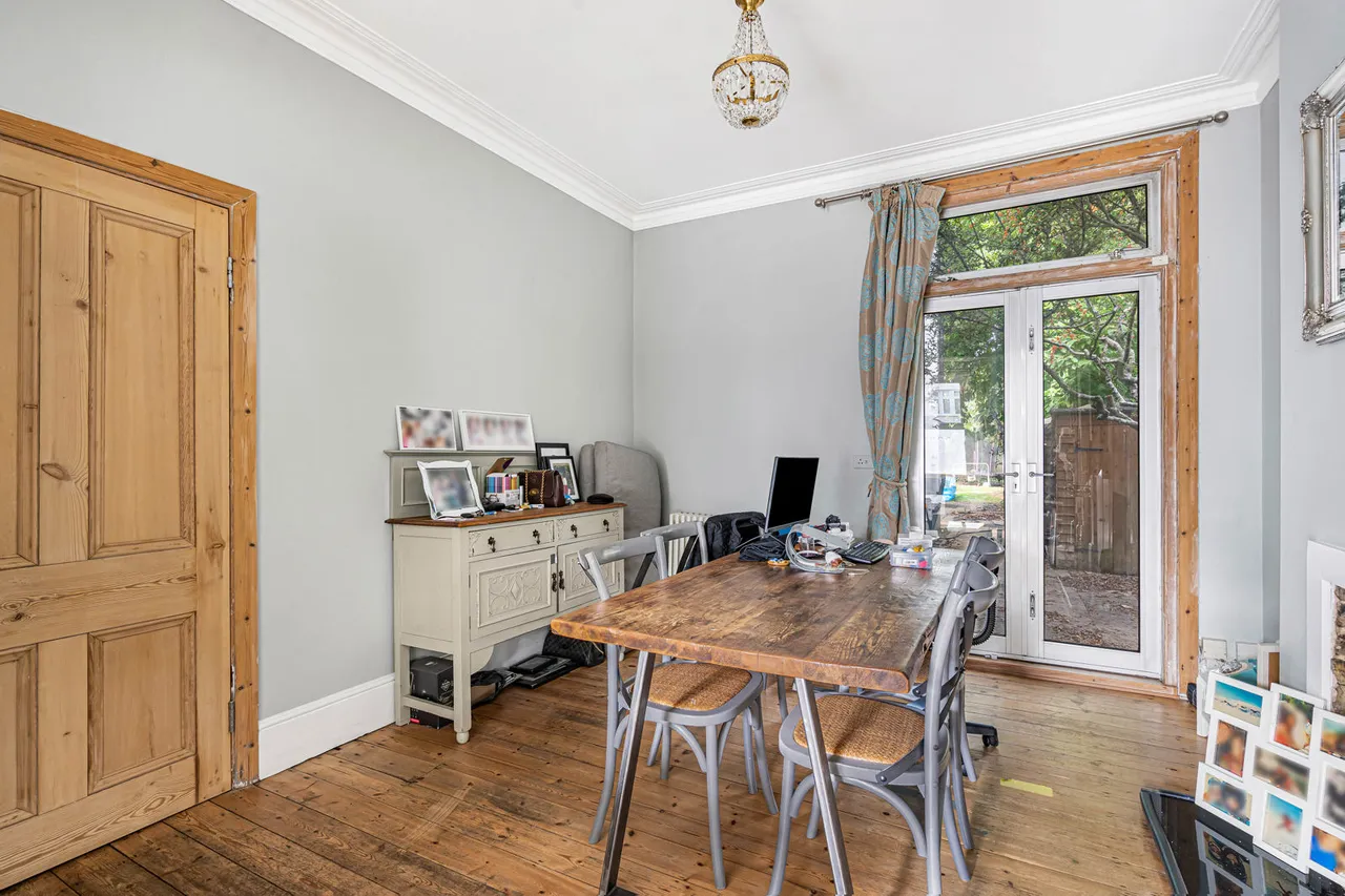 Staines Road East, Sunbury-on-Thames, TW16, photo 6