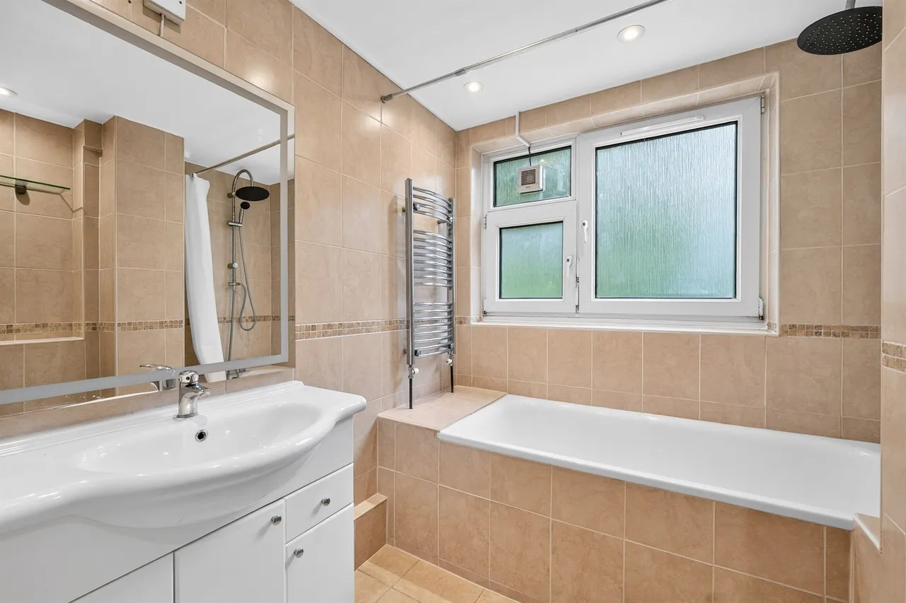 Limpsfield Avenue, London, photo 8