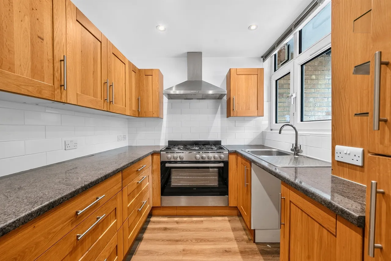Limpsfield Avenue, London, photo 2