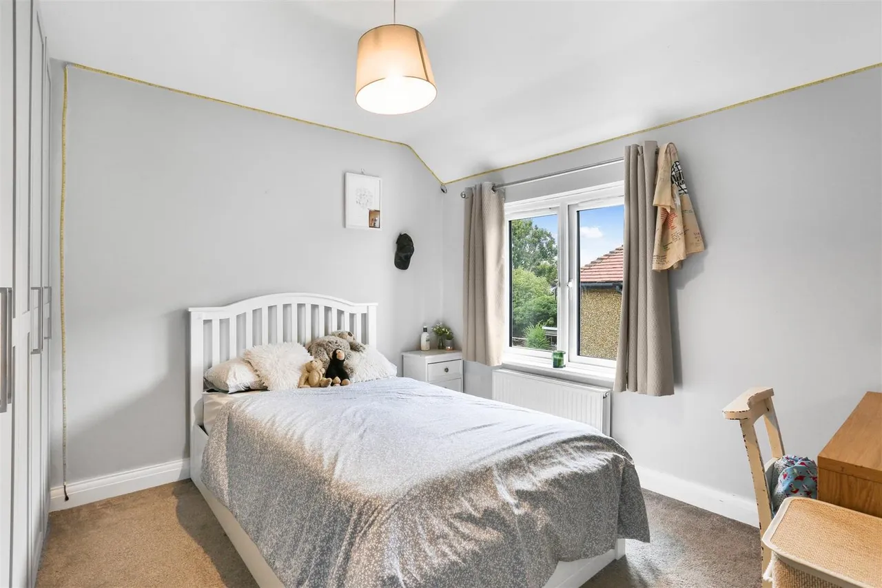 Crichton Road, Carshalton, SM5 3LS, photo 32