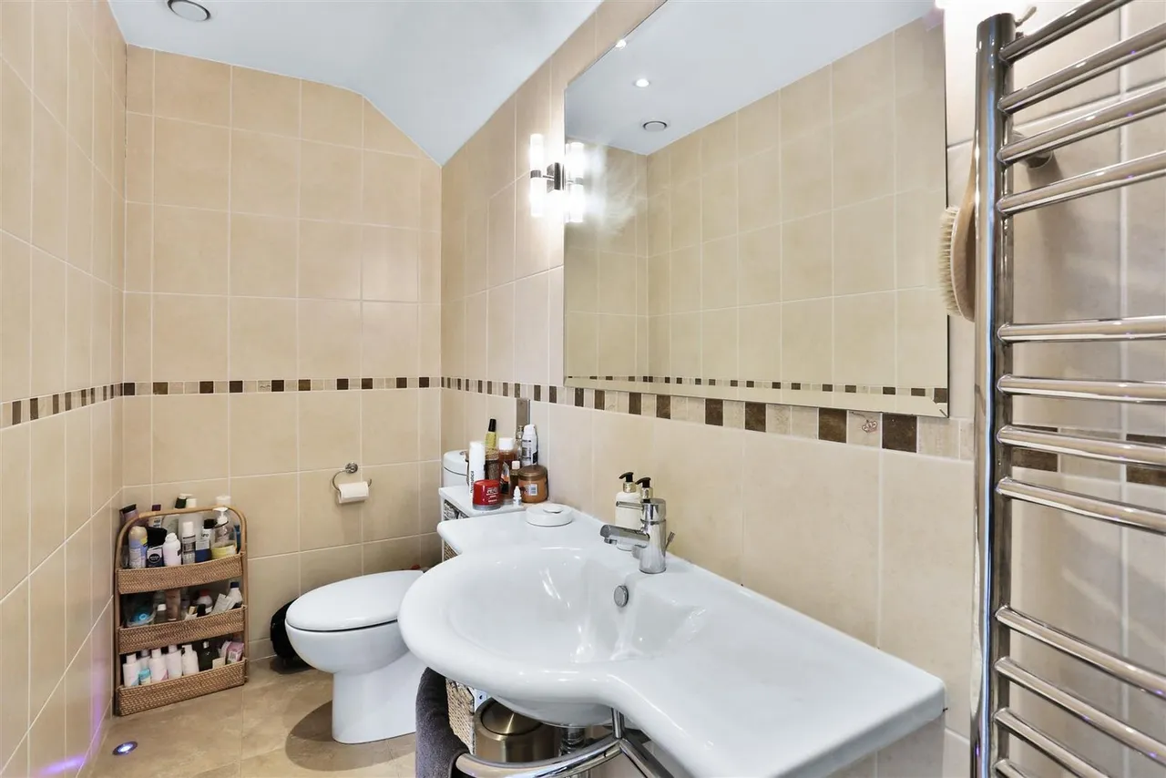 Crichton Road, Carshalton, SM5 3LS, photo 29