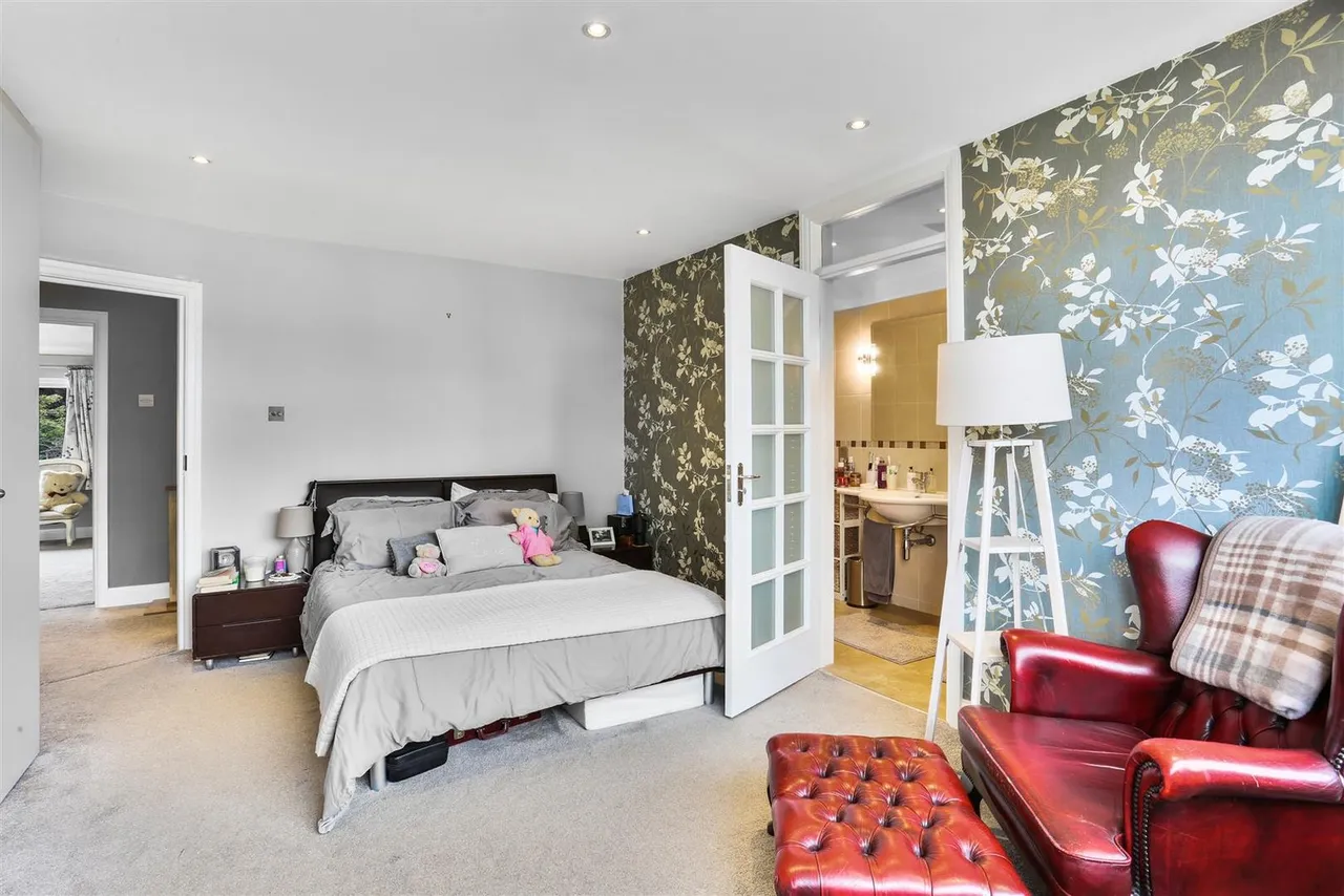 Crichton Road, Carshalton, SM5 3LS, photo 27