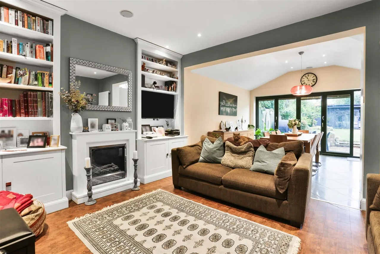 Crichton Road, Carshalton, SM5 3LS, photo 3