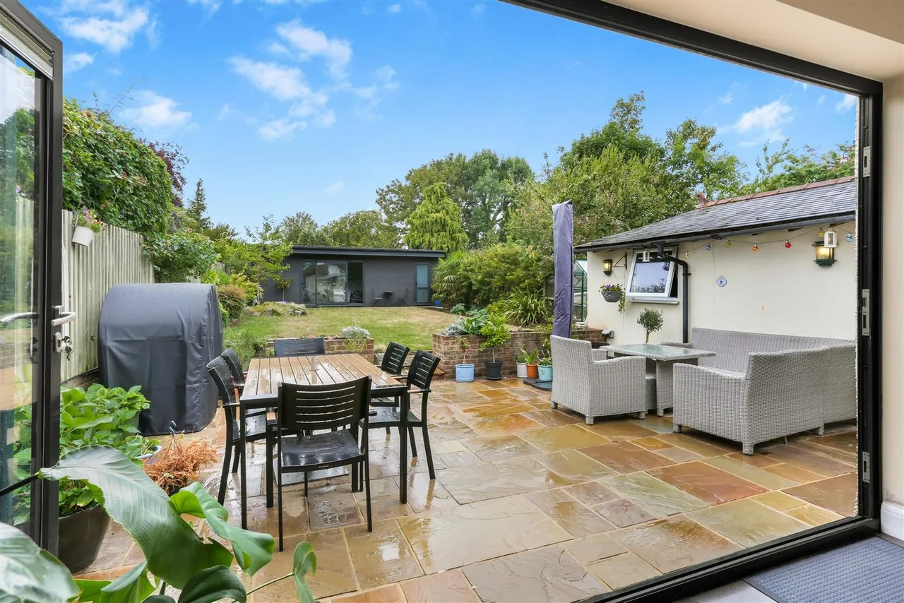 Crichton Road, Carshalton, SM5 3LS, photo 17