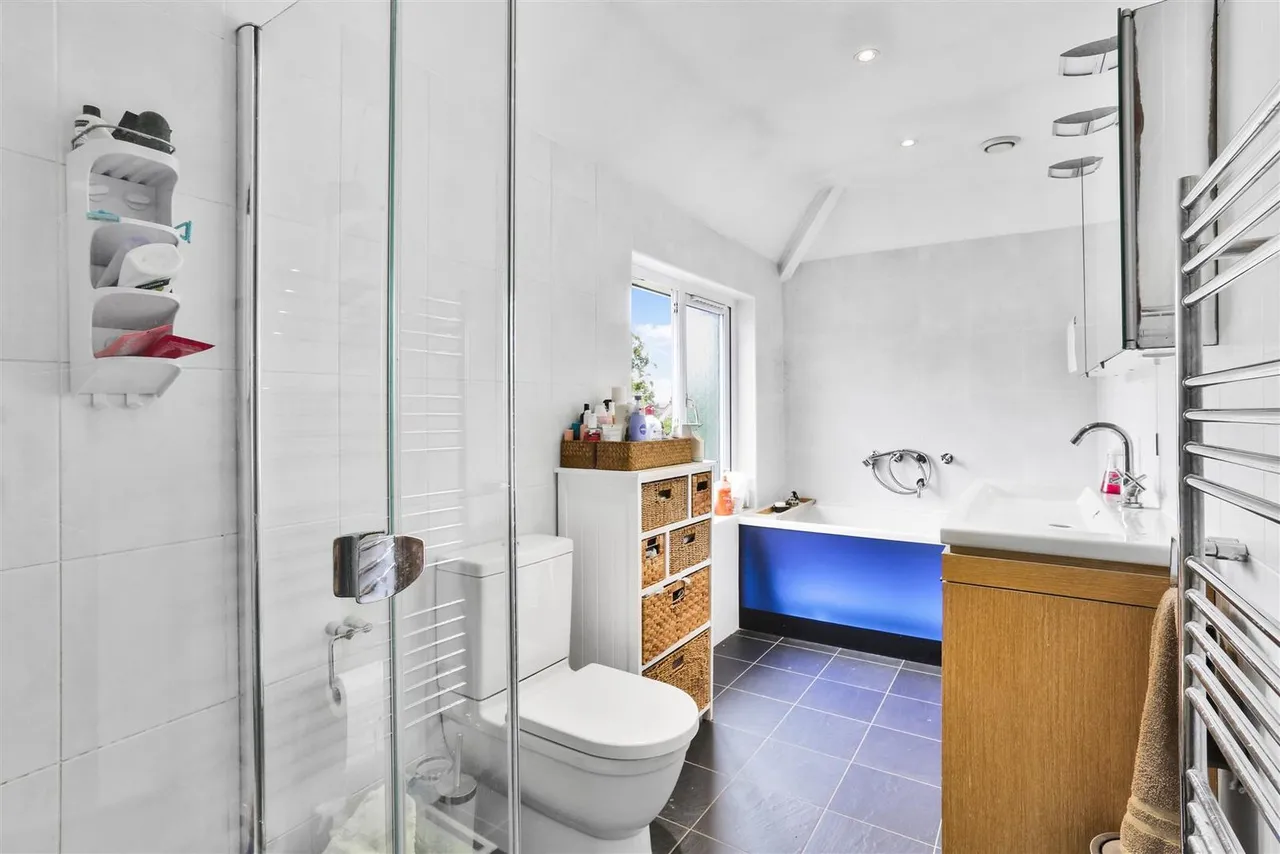 Crichton Road, Carshalton, SM5 3LS, photo 35