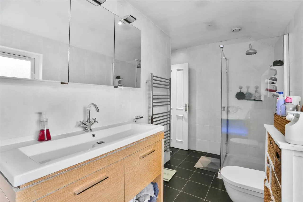 Crichton Road, Carshalton, SM5 3LS, photo 36