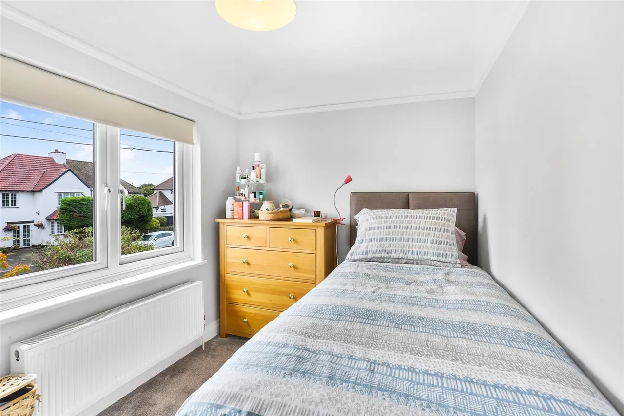 Crichton Road, Carshalton, SM5 3LS, photo 34