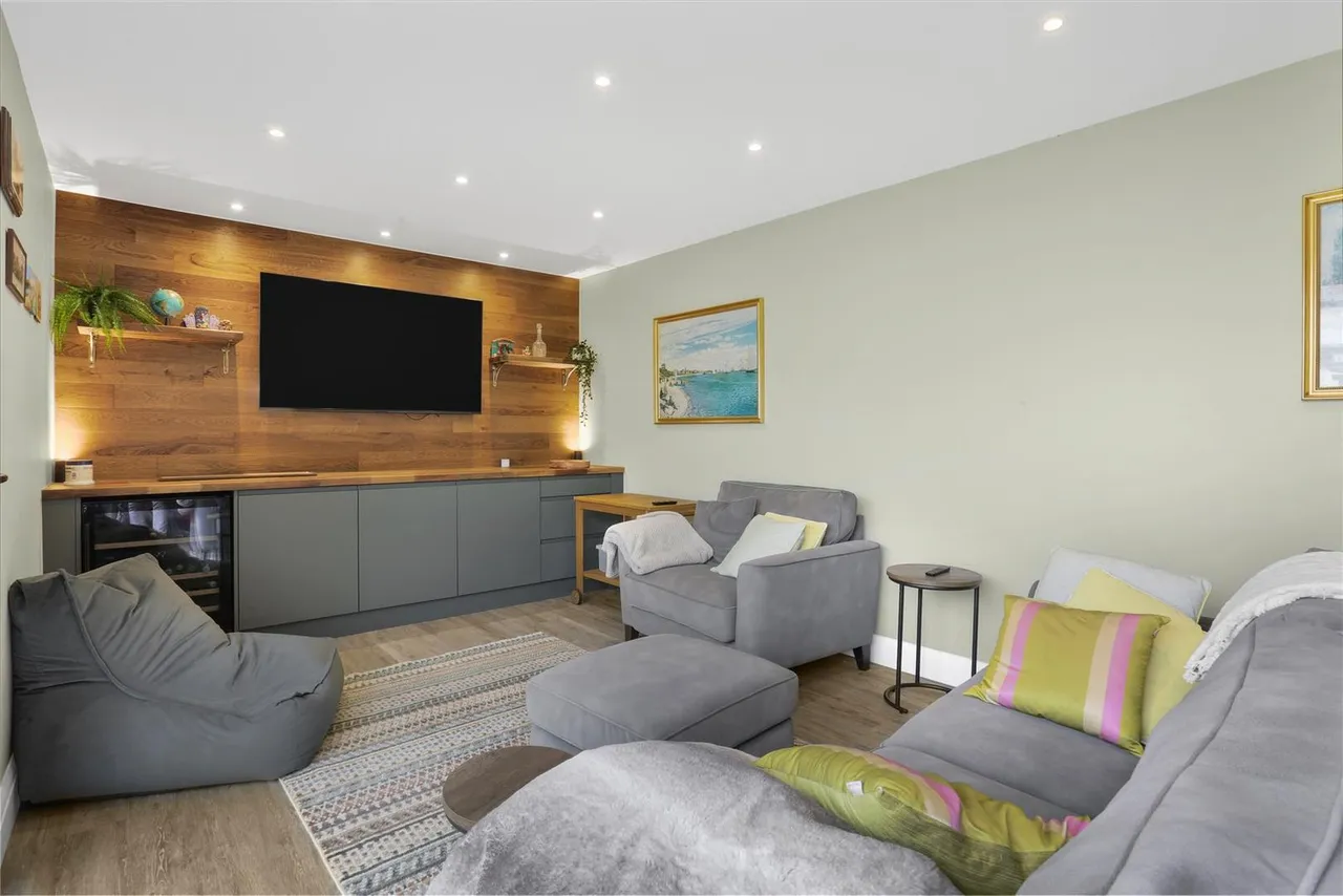 Crichton Road, Carshalton, SM5 3LS, photo 22