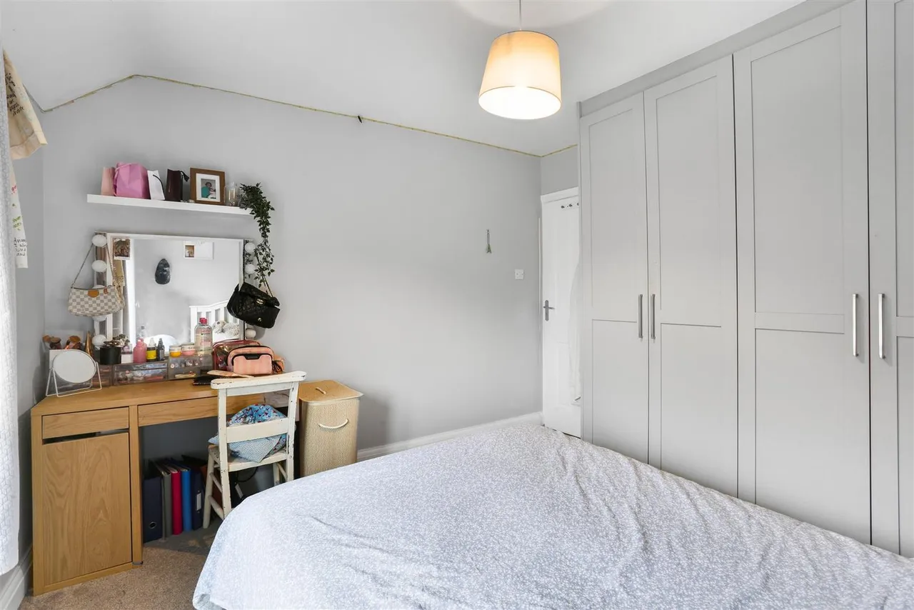 Crichton Road, Carshalton, SM5 3LS, photo 33