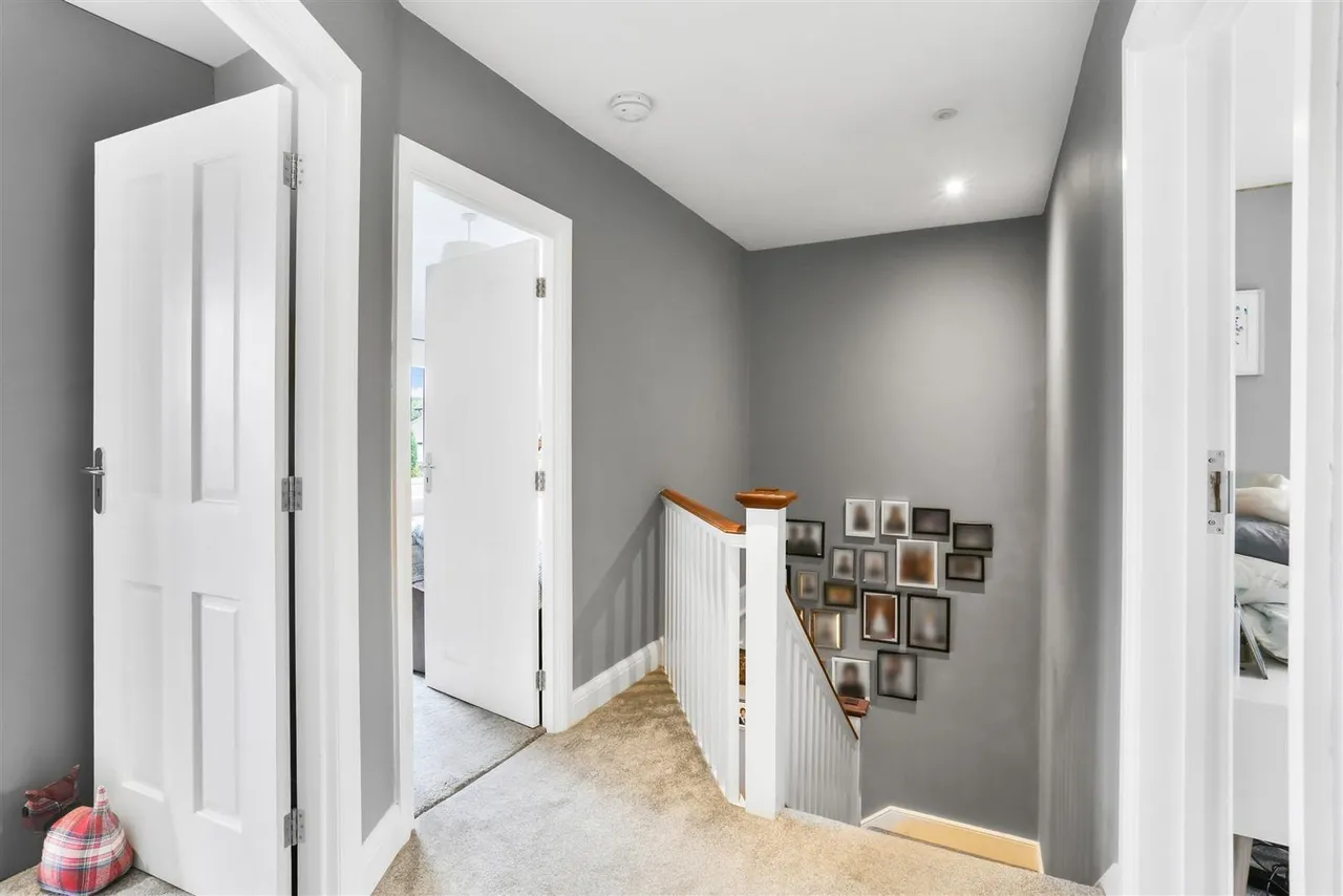Crichton Road, Carshalton, SM5 3LS, photo 25