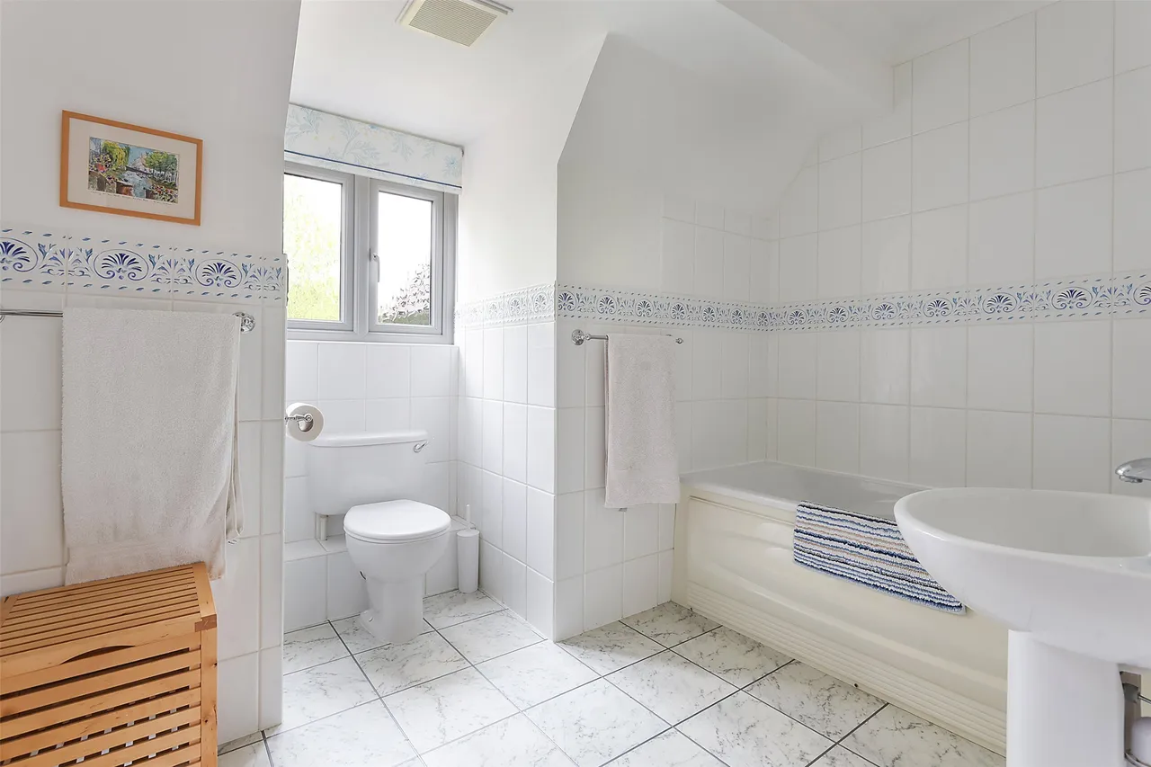 Highacre, Dorking, RH4, photo 8