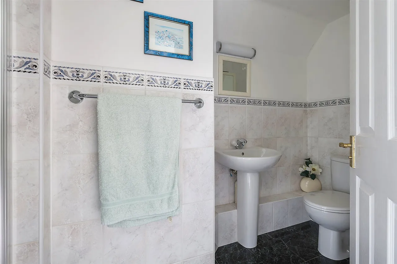 Highacre, Dorking, RH4, photo 10