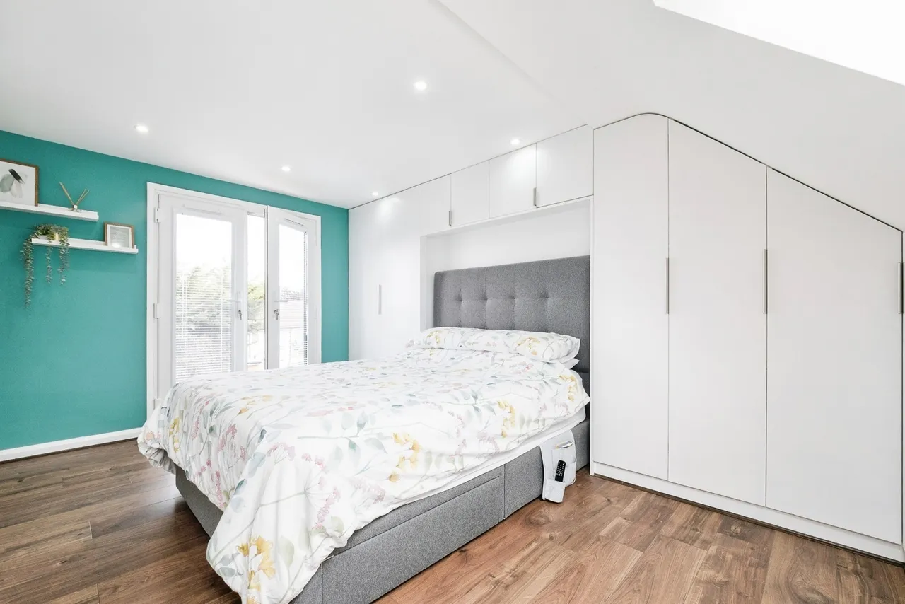 Hunters Hall Road, Dagenham, RM10, photo 3