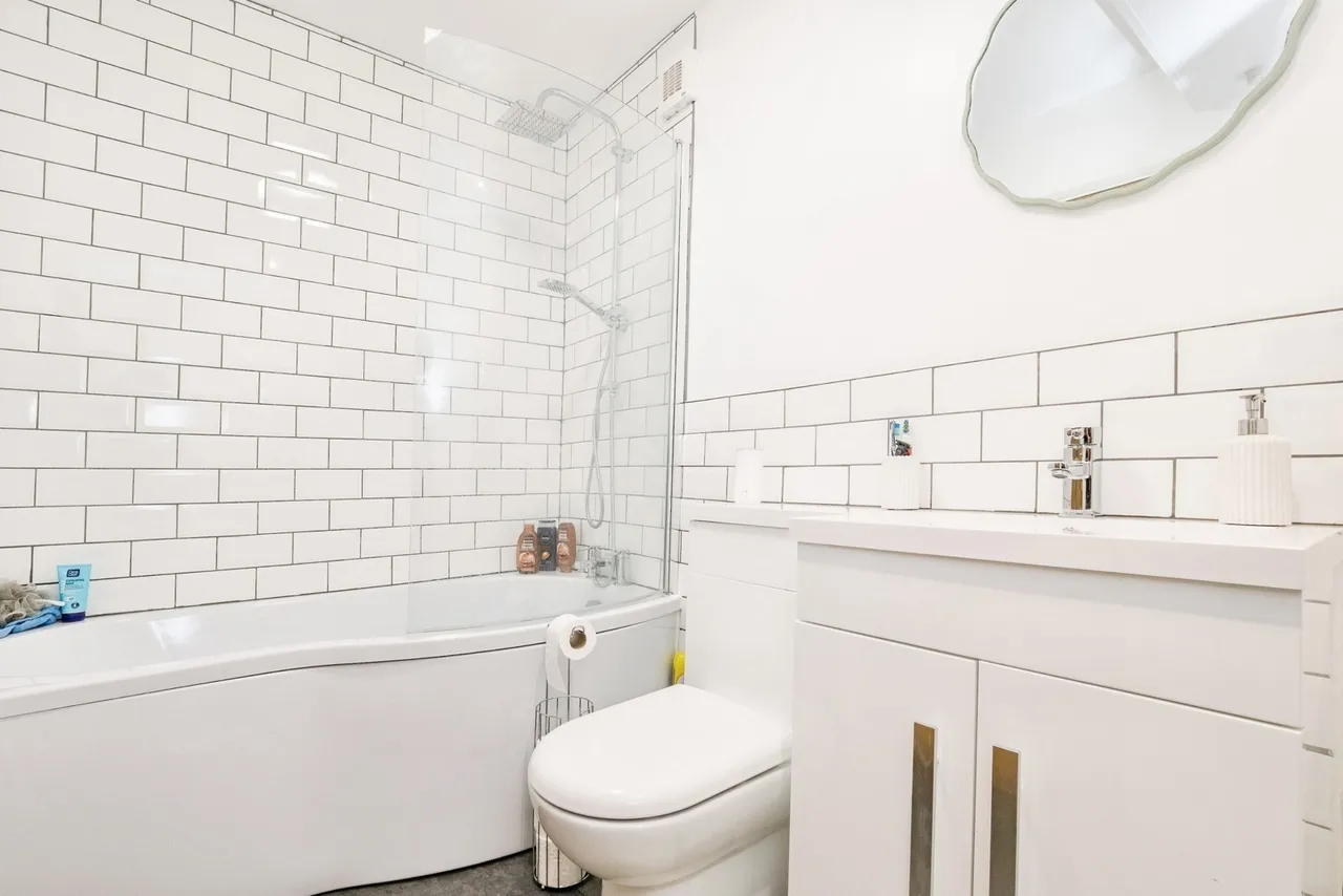 Hunters Hall Road, Dagenham, RM10, photo 12