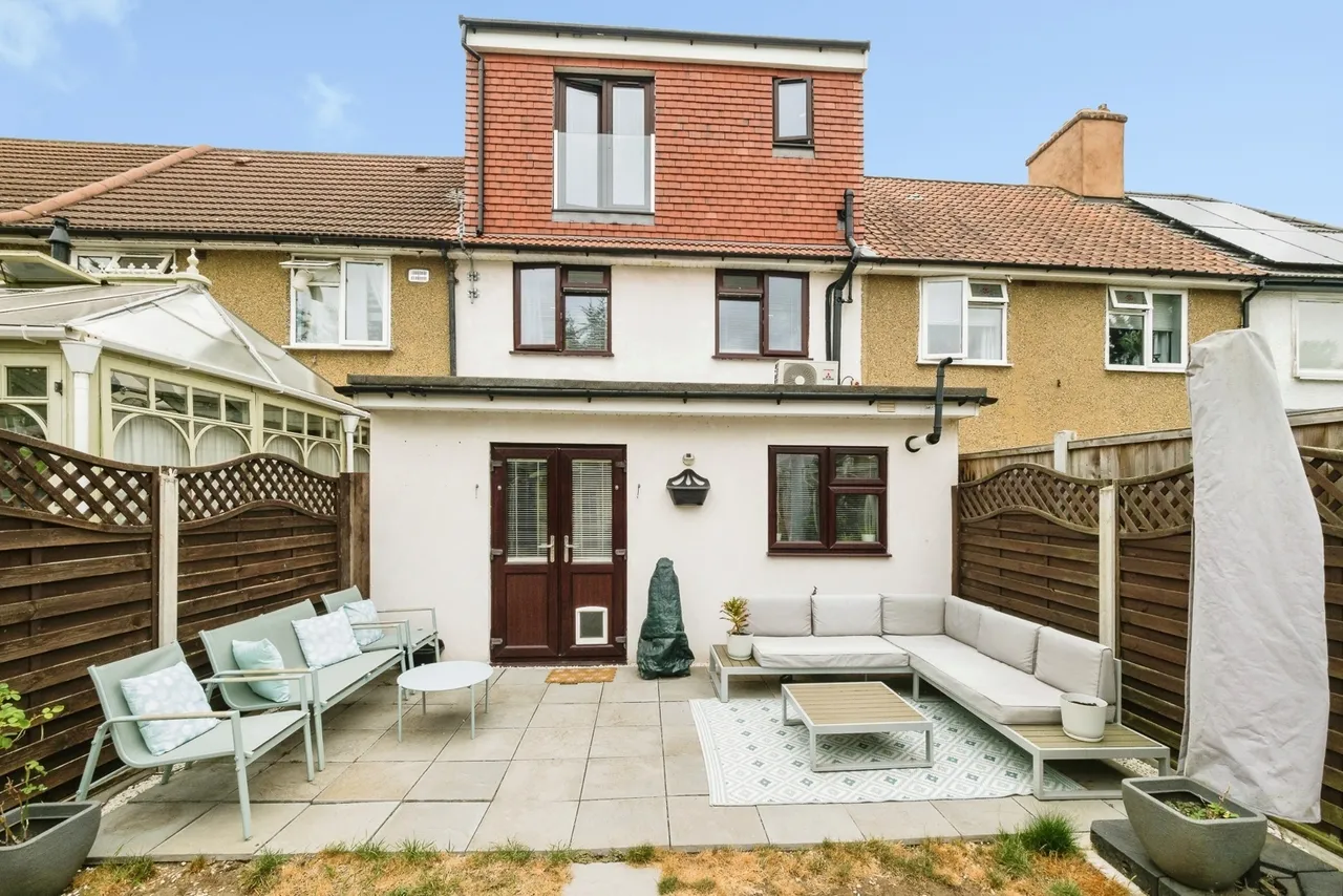 Hunters Hall Road, Dagenham, RM10, photo 11