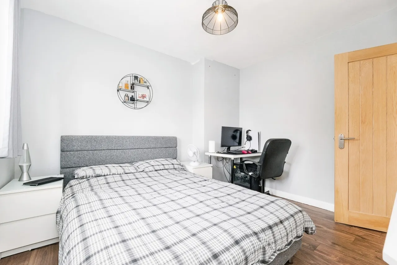 Hunters Hall Road, Dagenham, RM10, photo 4