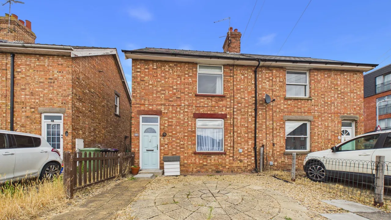 2 bed house for sale — Burghley Street, BOURNE, PE10