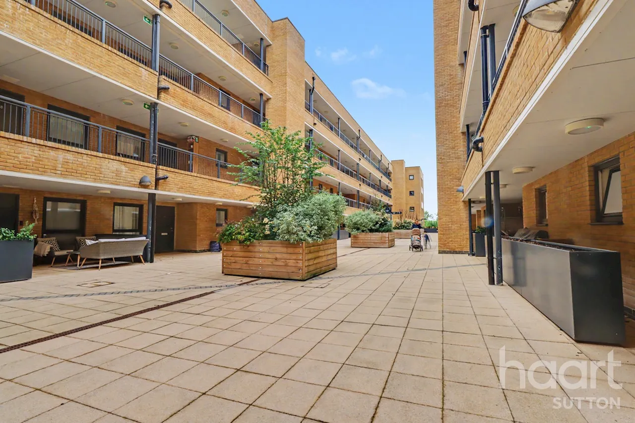 London Road, Wallington, SM6, photo 19