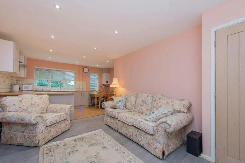 Albion Street, St. Georges, TF2, photo 5