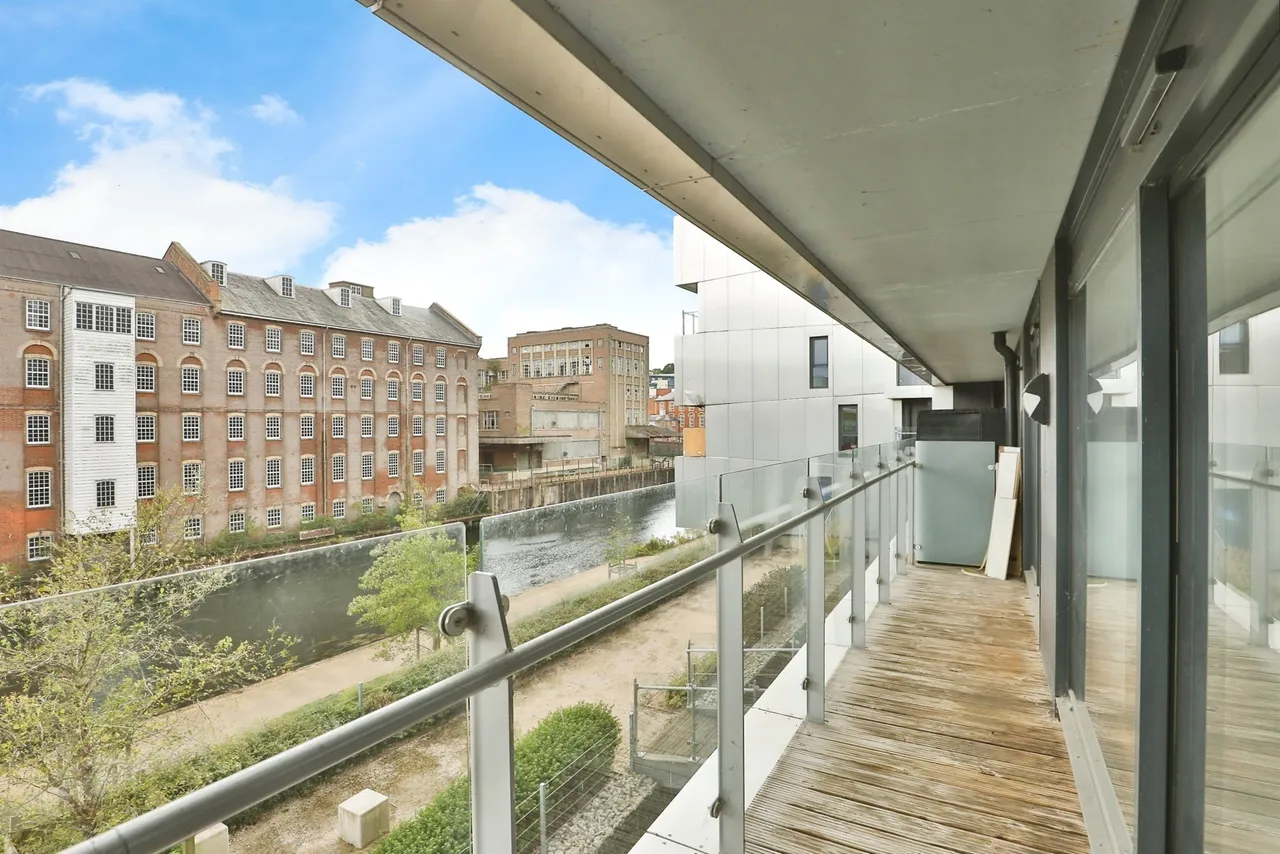 Geoffrey Watling Way, Norwich, photo 4