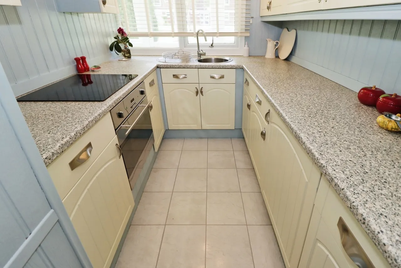 Marlborough Drive, Frenchay, Bristol, BS16, photo 17