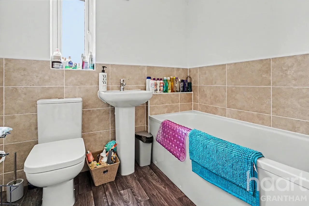 Whittle Road, NG34, photo 18