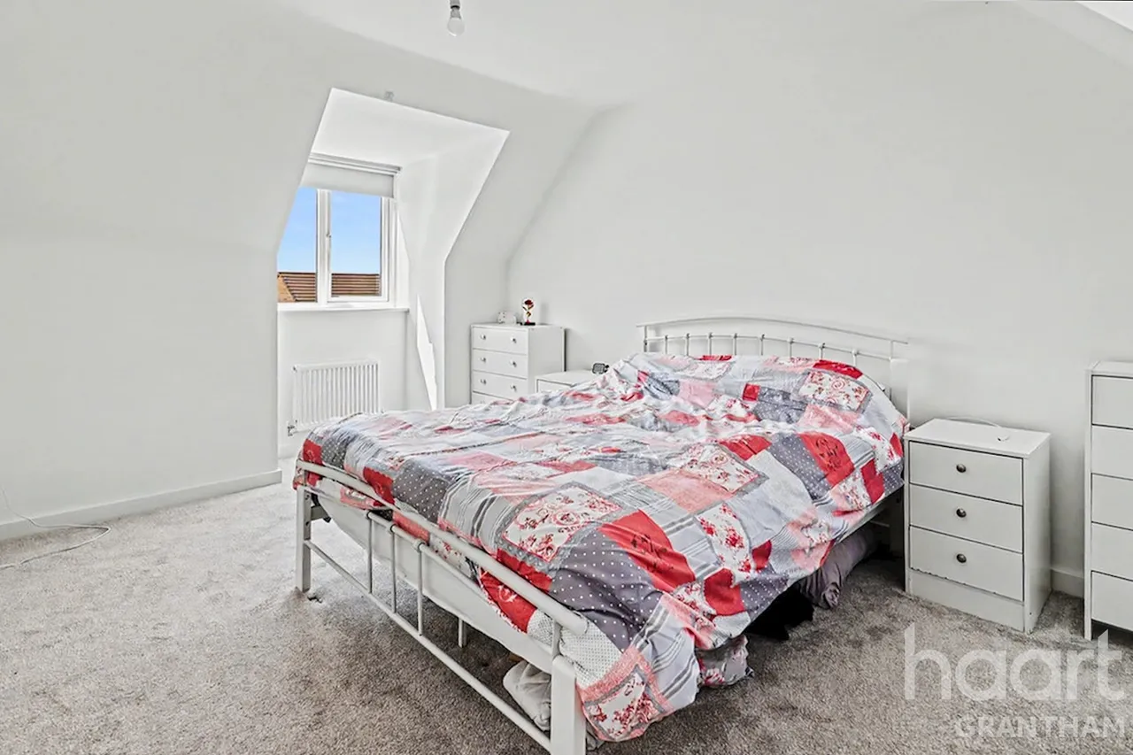 Whittle Road, NG34, photo 11