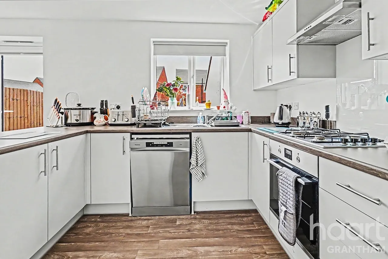 Whittle Road, NG34, photo 5
