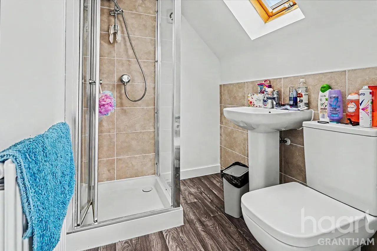 Whittle Road, NG34, photo 13
