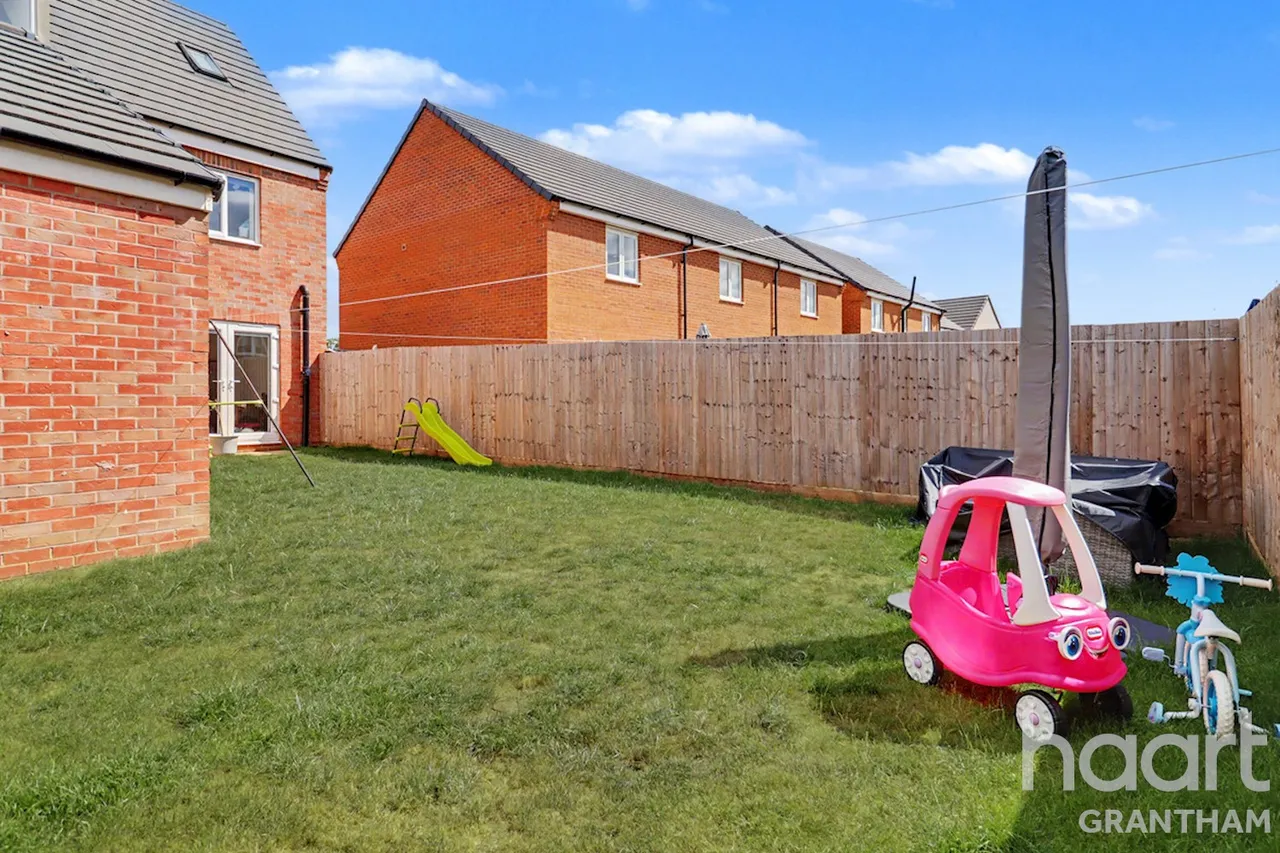 Whittle Road, NG34, photo 21