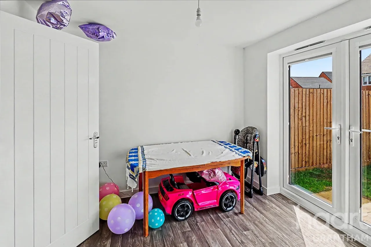 Whittle Road, NG34, photo 7