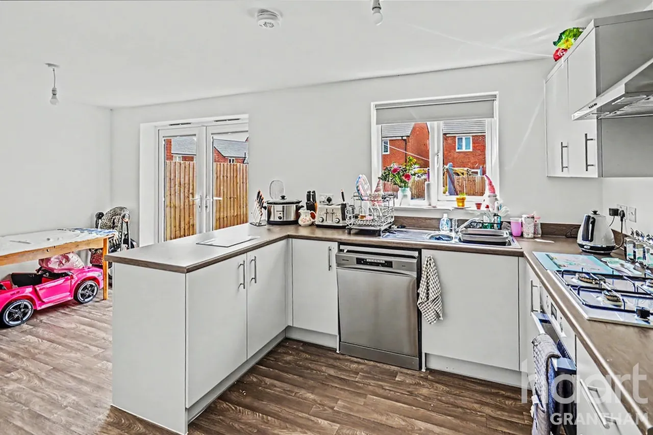 Whittle Road, NG34, photo 6