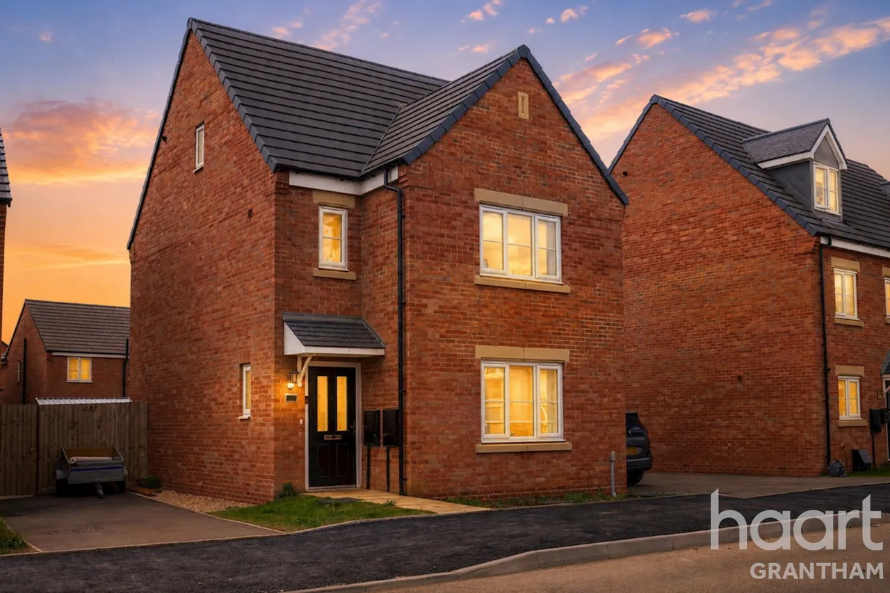 4 bed house for sale, Whittle Road, NG34