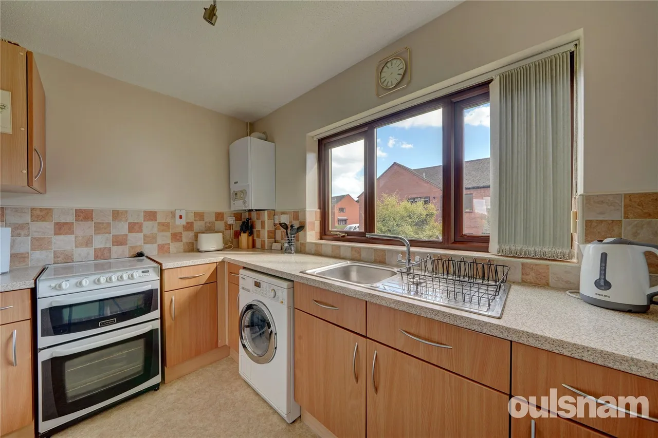 St. Georges Crescent, Droitwich, Worcestershire, WR9 8HJ, photo 6
