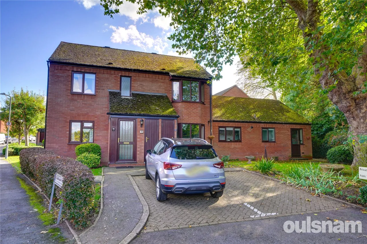 2 bed flat for sale — St. Georges Crescent, Droitwich, Worcestershire, WR9 8HJ