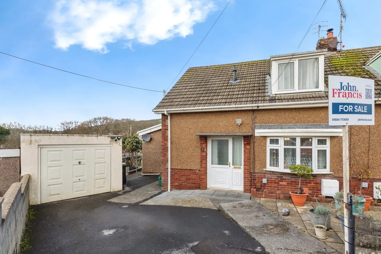 3 bed house for sale, Dolau Fan Road, Burry Port, SA16