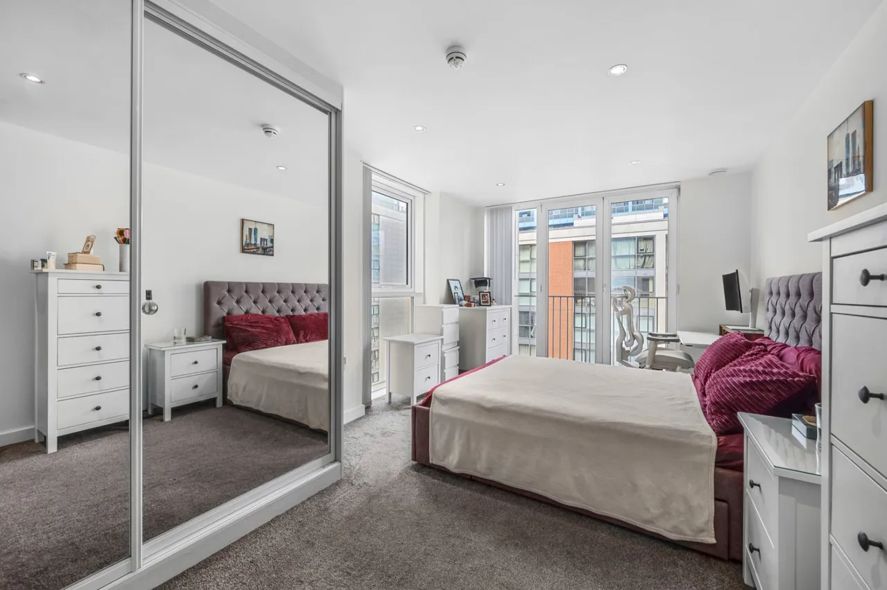 Western Gateway, London, E16, photo 3
