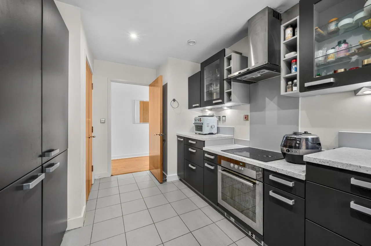 Western Gateway, London, E16, photo 9