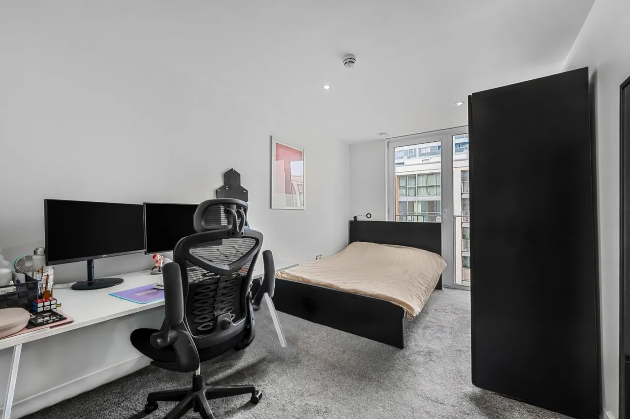 Western Gateway, London, E16, photo 4