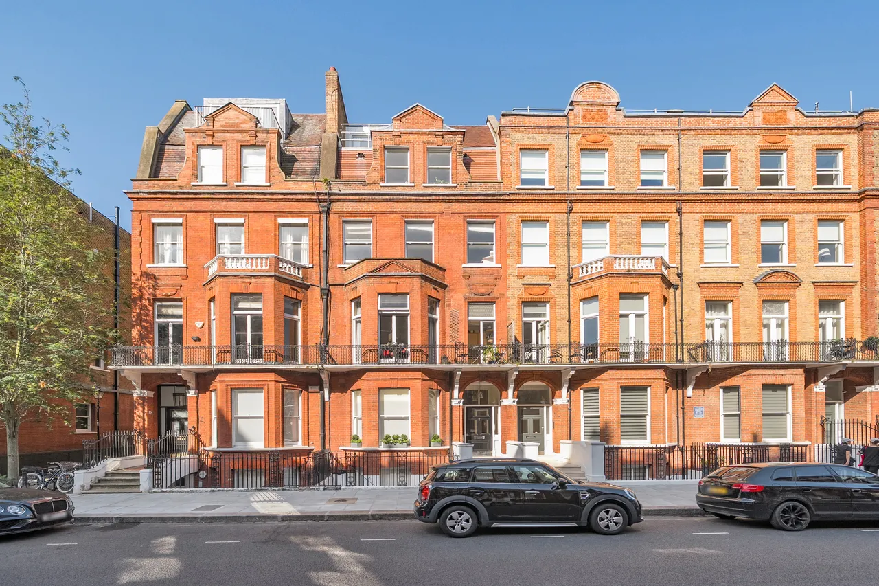 Rosary Gardens, London, SW7, photo 2